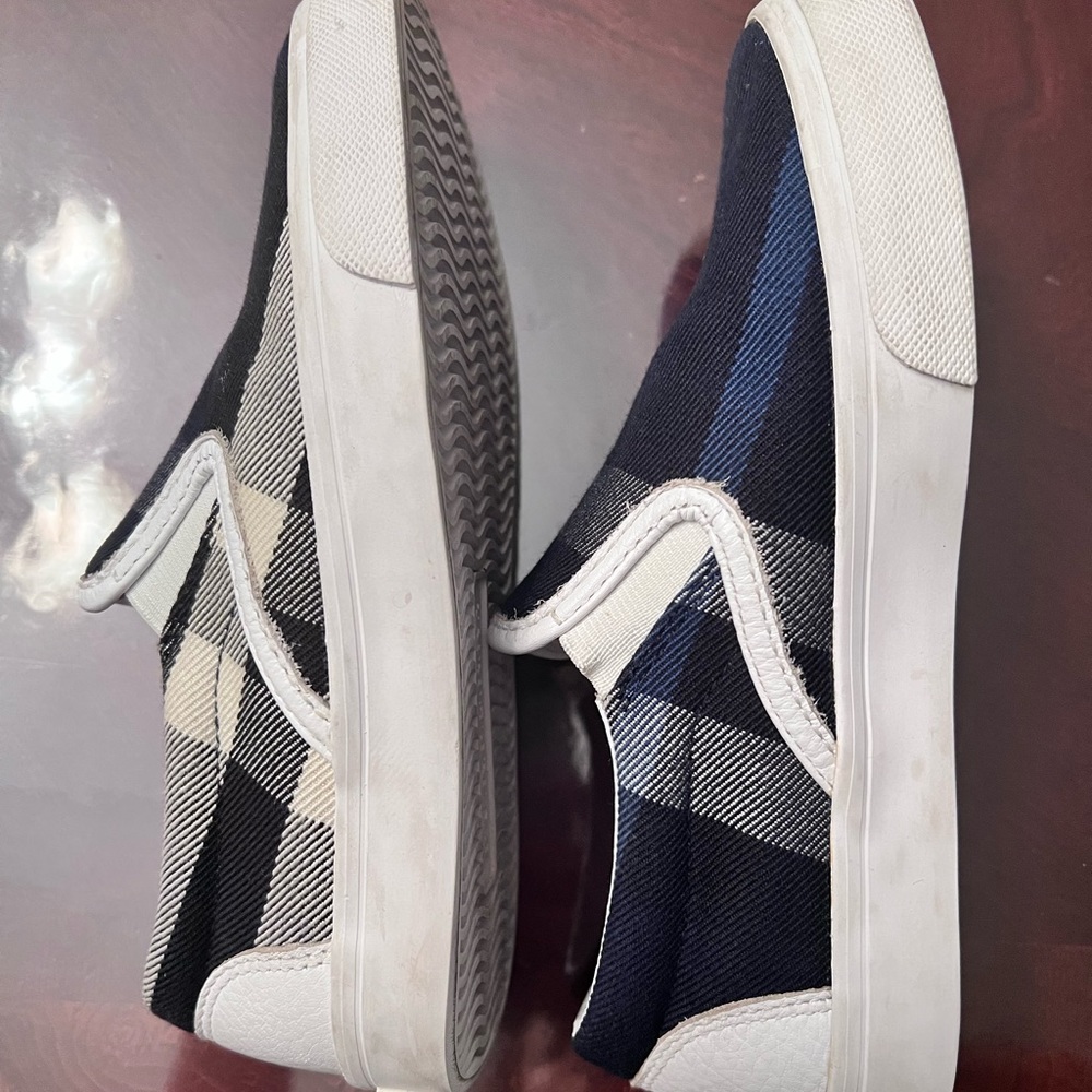 Burberry boys sneakers.
